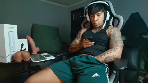 Nickhot0609 online show from 09-19-25, 01:51