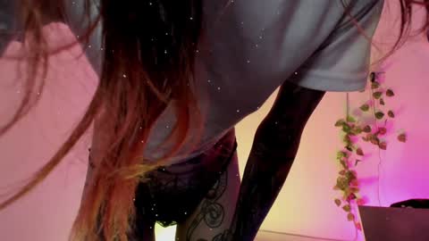 Snapshot of nicki_1 chatting on 01-22-25, 09:54   Help me reach 100 thumbs up online show from 01-22-25, 09:54