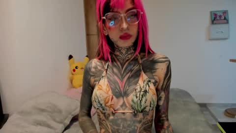 Snapshot of nicki_1 chatting on 03-12-25, 02:52   Help me reach 100 thumbs up online show from 03-12-25, 02:52