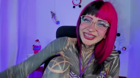 Snapshot of nicki_1 chatting on 11-27-25, 06:48 Help me reach 100 thumbs up online show from 11-27-25, 06:48