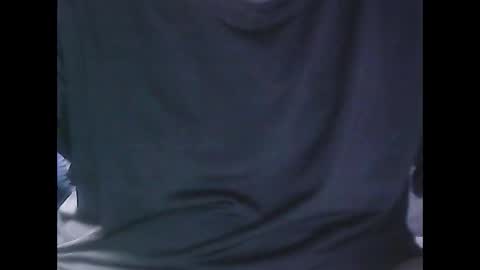 Snapshot of nickincali chatting on 12-15-24, 03:09 nickincali online show from 12-15-24, 03:09