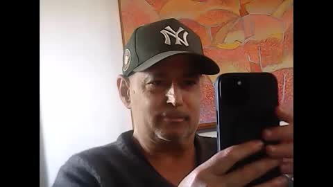 Snapshot of nickincali chatting on 12-16-24, 07:10 nickincali online show from 12-16-24, 07:10