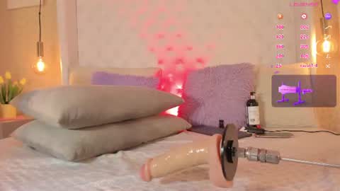 nickiwestt___ online show from 08-06-26, 09:49