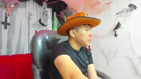 Nickk Wolff online show from 10-23-25, 06:34