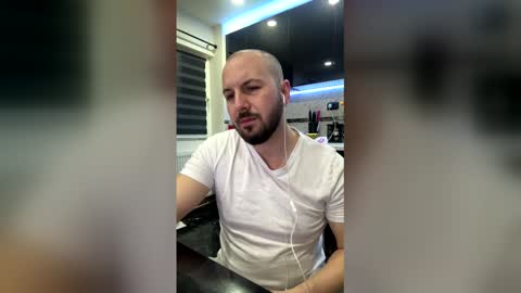 Snapshot of nickolas22 chatting on 02-15-26, 01:13 Julian online show from 02-15-26, 01:13