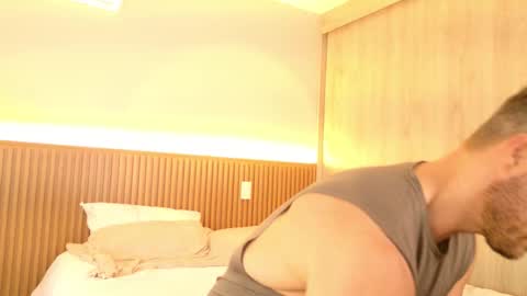 Snapshot of nickriverzxo chatting on 10-25-25, 01:07 nickriverzxo online show from 10-25-25, 01:07