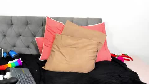 Snapshot of nicky_brown1 chatting on 03-07-25, 12:04 Nicky Brown online show from 03-07-25, 12:04