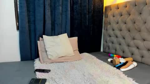 Snapshot of nicky_brown1 chatting on 09-15-25, 07:03 Nicky Brown online show from 09-15-25, 07:03