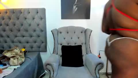 Snapshot of nicky_brown1 chatting on 09-17-25, 07:04 Nicky Brown online show from 09-17-25, 07:04