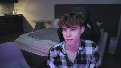 Snapshot of nicky_mart chatting on 10-10-25, 05:34 Nicki Danny online show from 10-10-25, 05:34