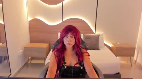 Nicky  online show from 11-04-25, 02:43