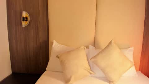 Nicky  online show from 02-25-26, 02:54