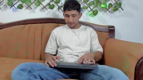 Snapshot of nicky_vance chatting on 12-13-24, 07:43 nicky online show from 12-13-24, 07:43