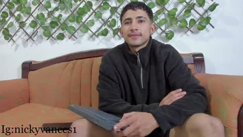 Snapshot of nicky_vance chatting on 12-24-24, 04:40 nicky online show from 12-24-24, 04:40