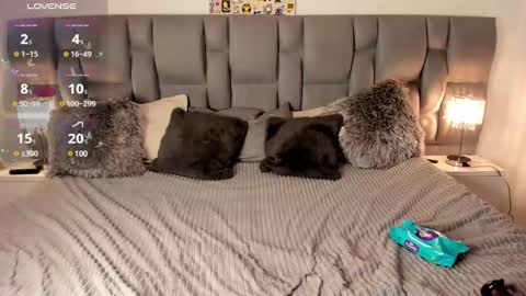 Nicky online show from 02-19-25, 03:06