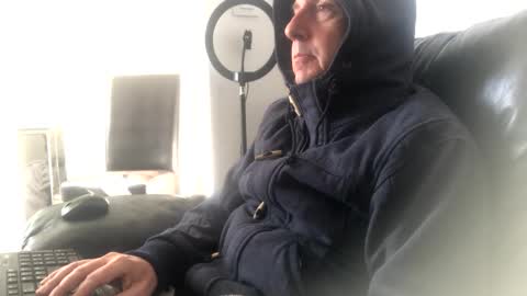 Nico online show from 11-22-25, 01:10