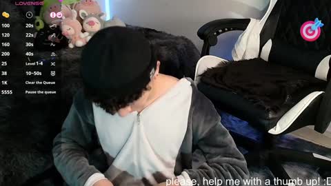 Snapshot of nico_cruz chatting on 12-03-24, 05:53 nico online show from 12-03-24, 05:53