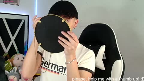 Snapshot of nico_cruz chatting on 12-26-24, 04:32 nico online show from 12-26-24, 04:32