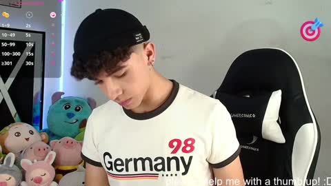 Snapshot of nico_cruz chatting on 12-26-24, 07:35 nico online show from 12-26-24, 07:35