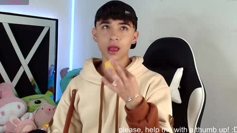 Snapshot of nico_cruz chatting on 12-27-24, 02:54 nico online show from 12-27-24, 02:54