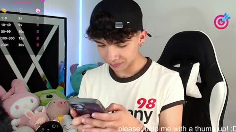 Snapshot of nico_cruz chatting on 12-27-24, 06:10 nico online show from 12-27-24, 06:10