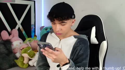 Snapshot of nico_cruz chatting on 01-05-25, 11:01 nico online show from 01-05-25, 11:01