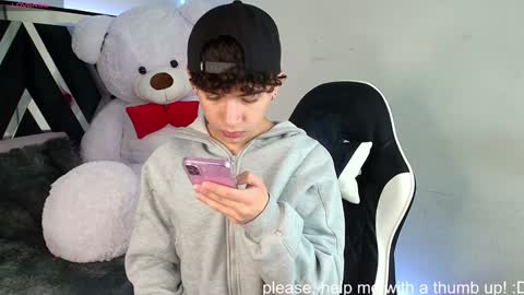 Snapshot of nico_cruz chatting on 02-03-25, 07:18 nico online show from 02-03-25, 07:18