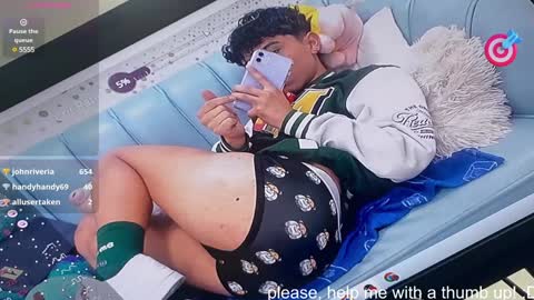 Snapshot of nico_cruz chatting on 02-04-25, 01:48 nico online show from 02-04-25, 01:48