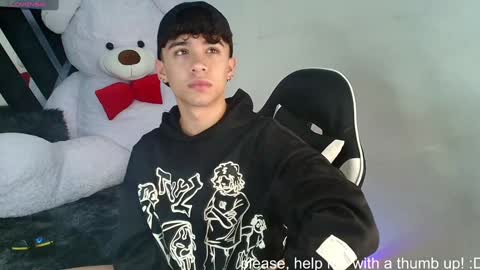 Snapshot of nico_cruz chatting on 02-05-25, 02:51 nico online show from 02-05-25, 02:51