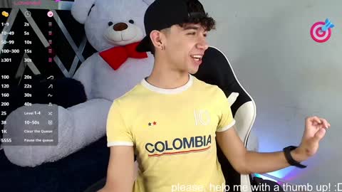 Snapshot of nico_cruz chatting on 02-06-25, 10:10 nico online show from 02-06-25, 10:10