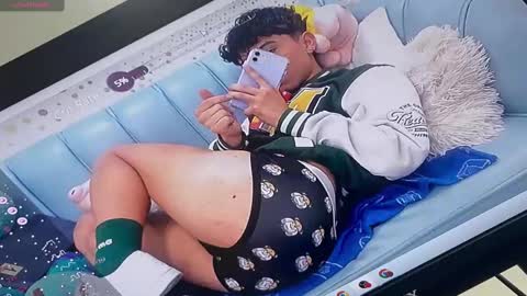 Snapshot of nico_cruz chatting on 02-18-25, 04:58 nico online show from 02-18-25, 04:58