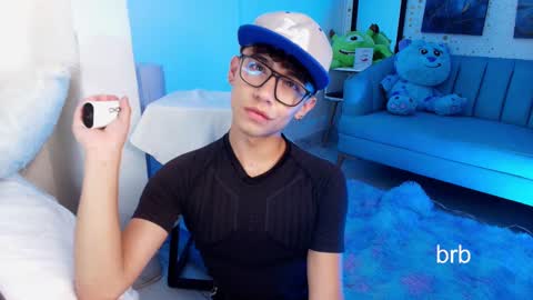 Snapshot of nico_cruz chatting on 02-28-25, 07:48 nico online show from 02-28-25, 07:48