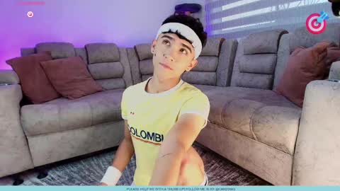 Snapshot of nico_cruz chatting on 09-17-25, 10:22 nico online show from 09-17-25, 10:22