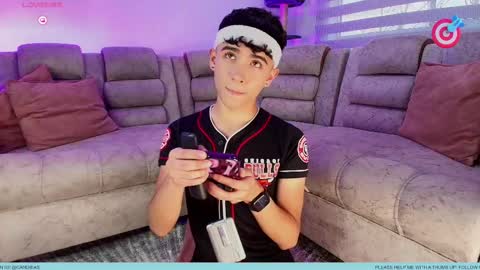 Snapshot of nico_cruz chatting on 10-03-25, 10:18 nico online show from 10-03-25, 10:18