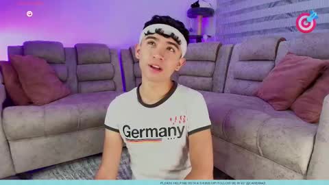 Snapshot of nico_cruz chatting on 10-10-25, 10:53 nico online show from 10-10-25, 10:53