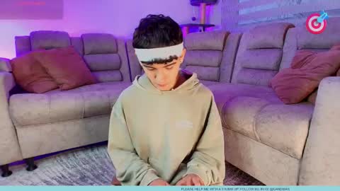 Snapshot of nico_cruz chatting on 10-27-25, 10:36 nico online show from 10-27-25, 10:36