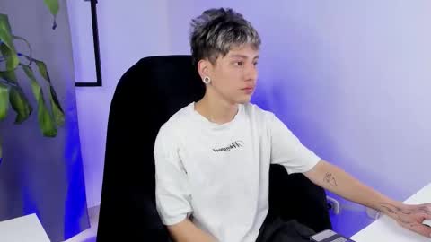 Nico  online show from 12-19-25, 07:54