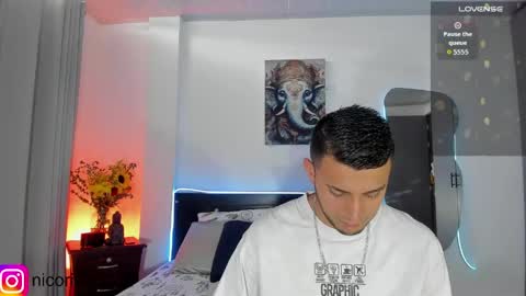 Nicolas online show from 04-18-26, 07:51