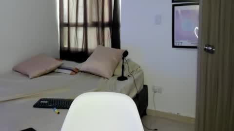 Snapshot of nicocartterr chatting on 11-27-25, 11:56 nicol online show from 11-27-25, 11:56