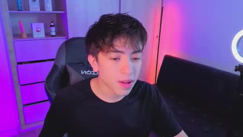 Nicolas online show from 10-20-25, 08:09