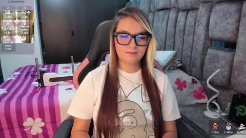 Snapshot of nicol_080 chatting on 11-26-25, 08:21 YuliEM online show from 11-26-25, 08:21