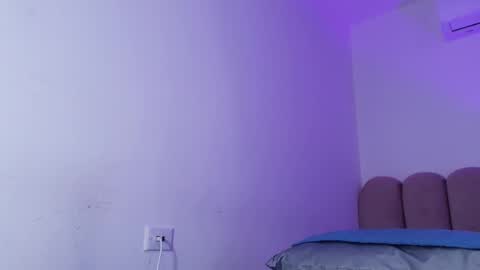 Snapshot of nicol_ferrer chatting on 03-10-26, 03:11 Nicol online show from 03-10-26, 03:11