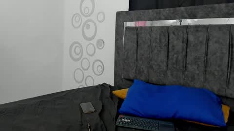 Nicol online show from 09-09-25, 02:44