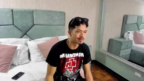 Snapshot of nicolaikarav chatting on 01-18-26, 11:58 Nicolai online show from 01-18-26, 11:58