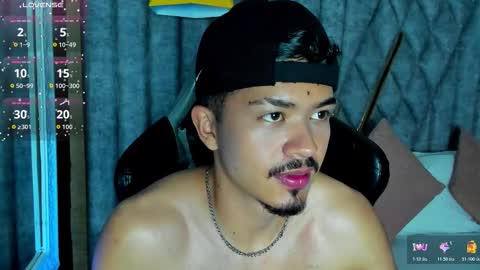 Snapshot of nicolaikarav chatting on 02-12-26, 12:11 Nicolai online show from 02-12-26, 12:11