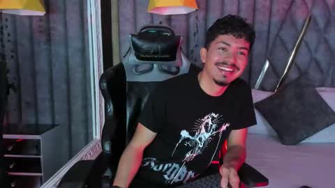 Snapshot of nicolaikarav chatting on 02-21-26, 12:06 Nicolai online show from 02-21-26, 12:06