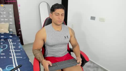 Snapshot of nicolas_montoya chatting on 10-14-25, 02:01 nicolas_montoya online show from 10-14-25, 02:01