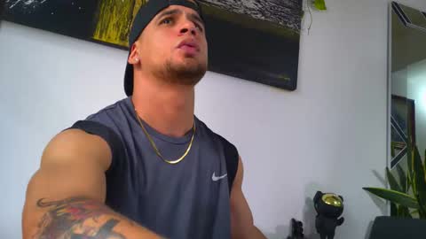 Nicolas online show from 12-19-25, 10:17