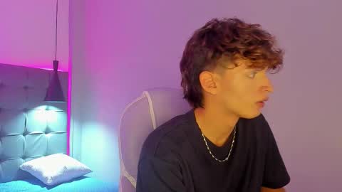 nicolasferrer18 online show from 11-30-25, 07:18