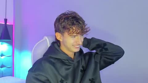 nicolasferrer18 online show from 12-05-25, 07:32